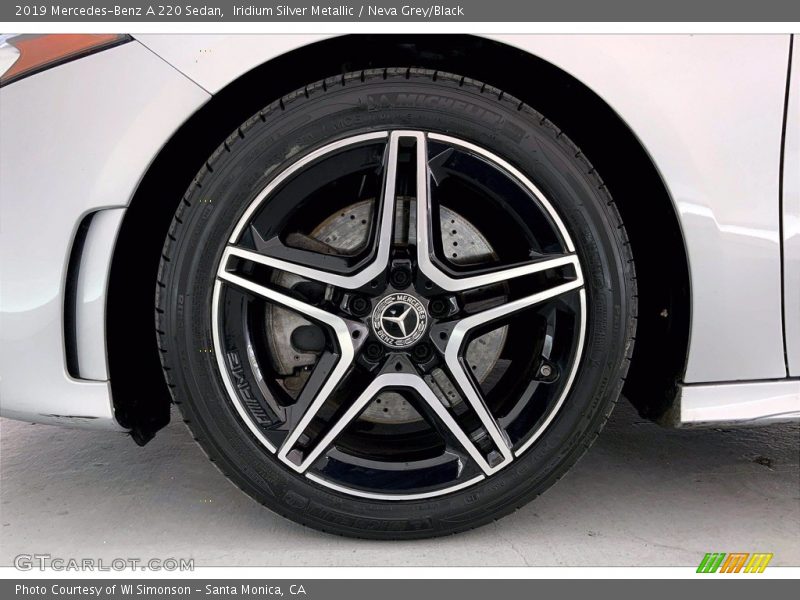 Iridium Silver Metallic / Neva Grey/Black 2019 Mercedes-Benz A 220 Sedan