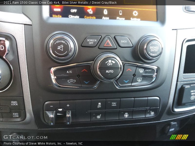 Billet Silver Metallic / Diesel Gray/Black 2021 Ram 1500 Classic Crew Cab 4x4