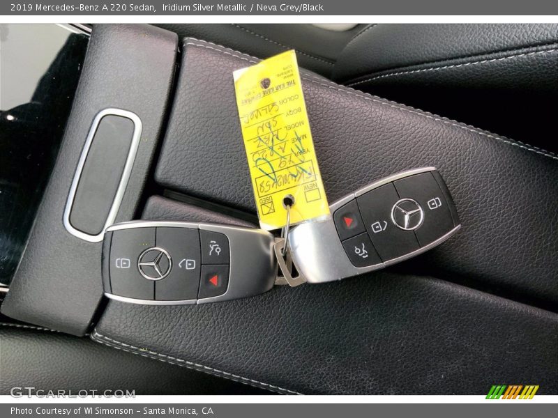 Iridium Silver Metallic / Neva Grey/Black 2019 Mercedes-Benz A 220 Sedan
