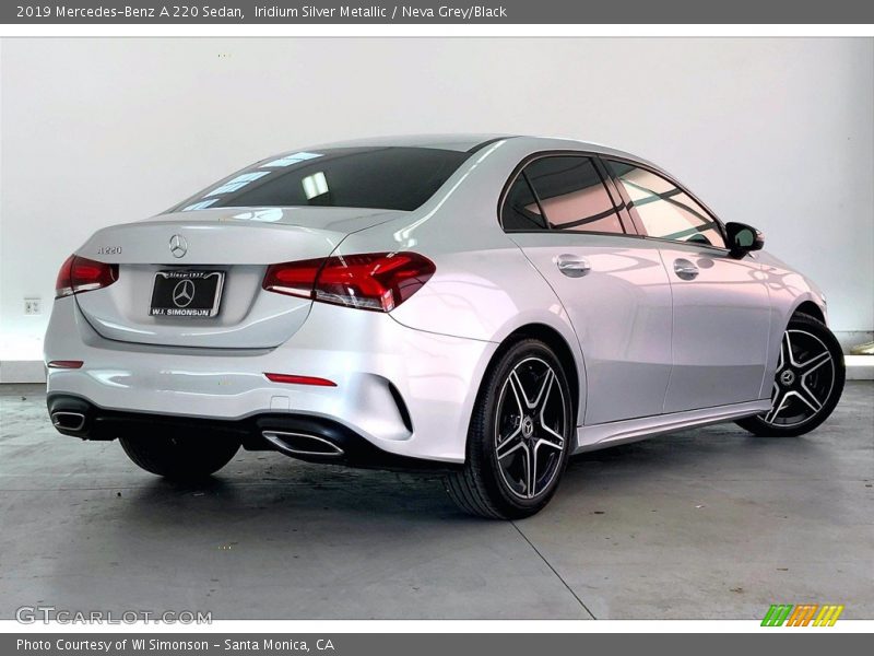 Iridium Silver Metallic / Neva Grey/Black 2019 Mercedes-Benz A 220 Sedan
