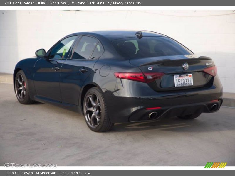 Vulcano Black Metallic / Black/Dark Gray 2018 Alfa Romeo Giulia Ti Sport AWD