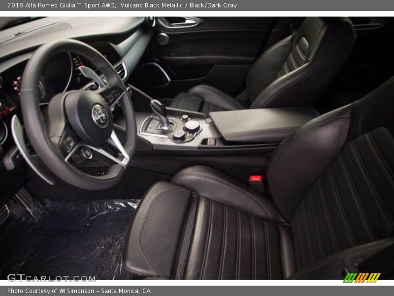 Vulcano Black Metallic / Black/Dark Gray 2018 Alfa Romeo Giulia Ti Sport AWD