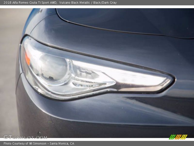 Vulcano Black Metallic / Black/Dark Gray 2018 Alfa Romeo Giulia Ti Sport AWD
