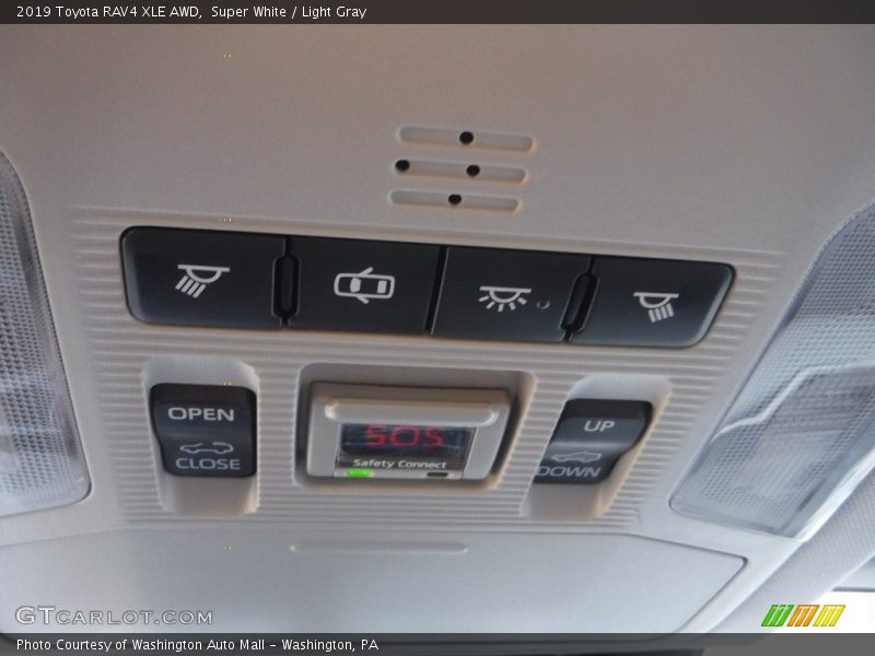 Super White / Light Gray 2019 Toyota RAV4 XLE AWD