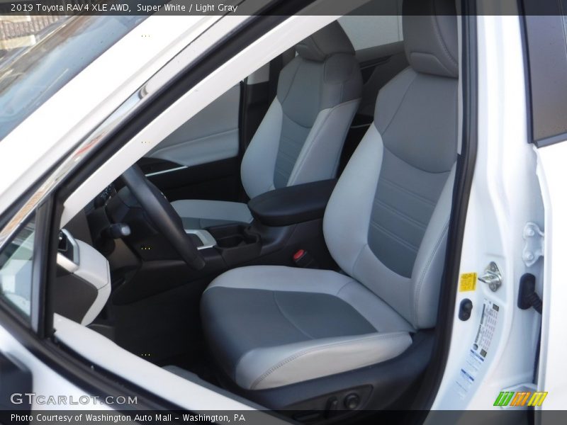 Super White / Light Gray 2019 Toyota RAV4 XLE AWD