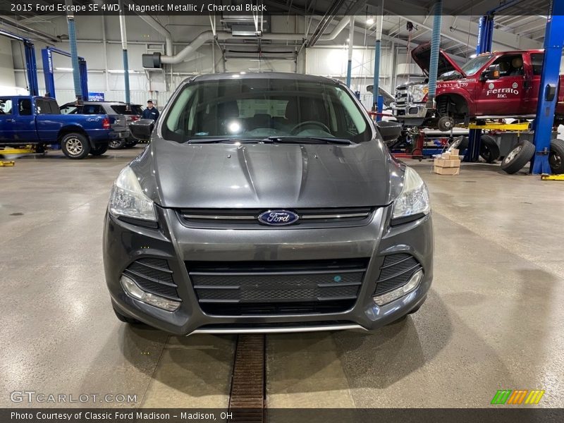 Magnetic Metallic / Charcoal Black 2015 Ford Escape SE 4WD