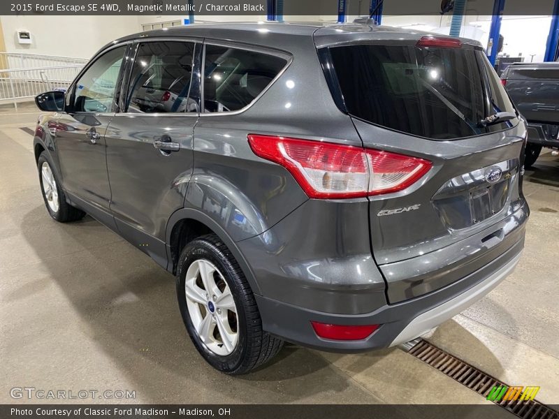 Magnetic Metallic / Charcoal Black 2015 Ford Escape SE 4WD