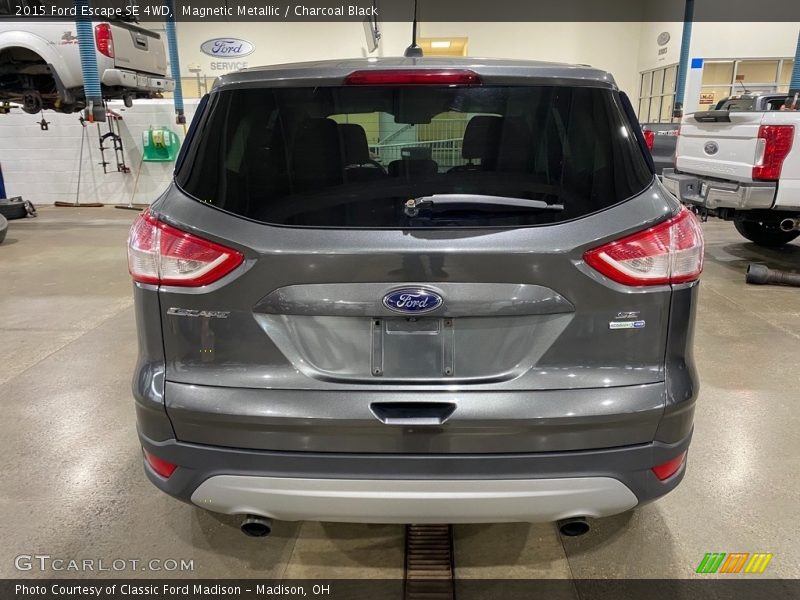 Magnetic Metallic / Charcoal Black 2015 Ford Escape SE 4WD