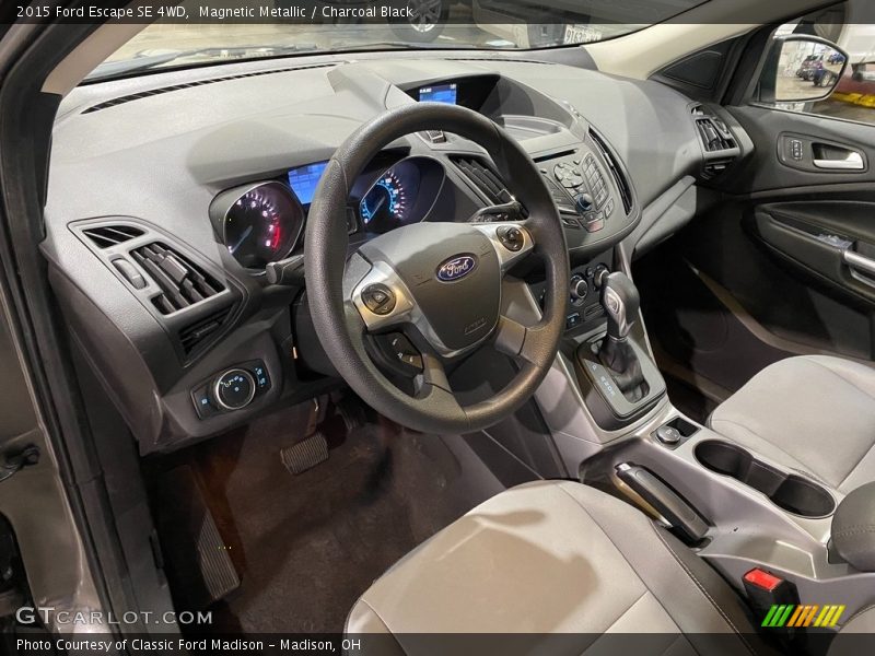 Magnetic Metallic / Charcoal Black 2015 Ford Escape SE 4WD