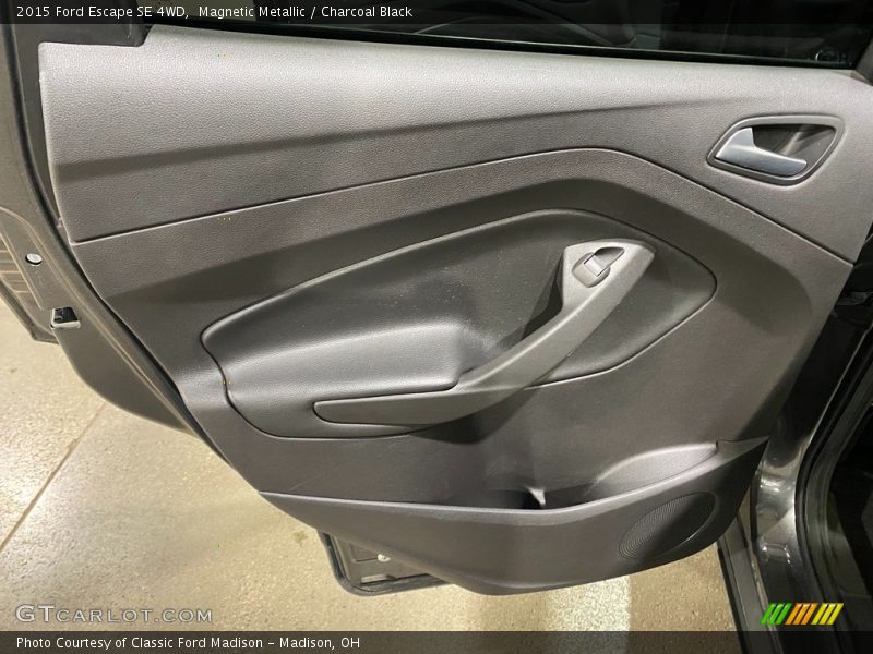 Magnetic Metallic / Charcoal Black 2015 Ford Escape SE 4WD