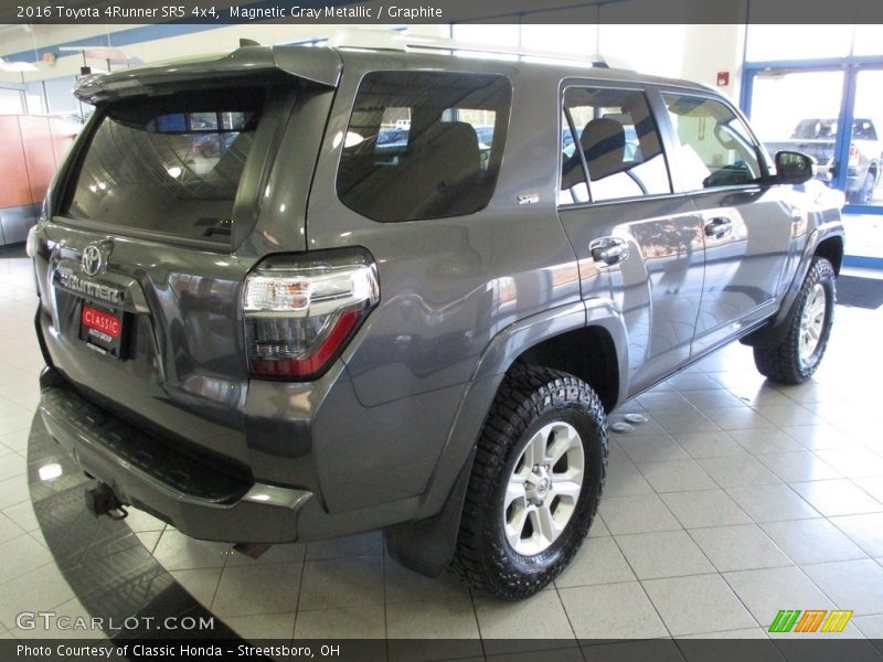 Magnetic Gray Metallic / Graphite 2016 Toyota 4Runner SR5 4x4