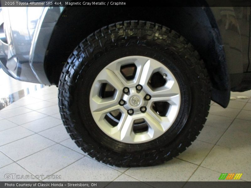 Magnetic Gray Metallic / Graphite 2016 Toyota 4Runner SR5 4x4