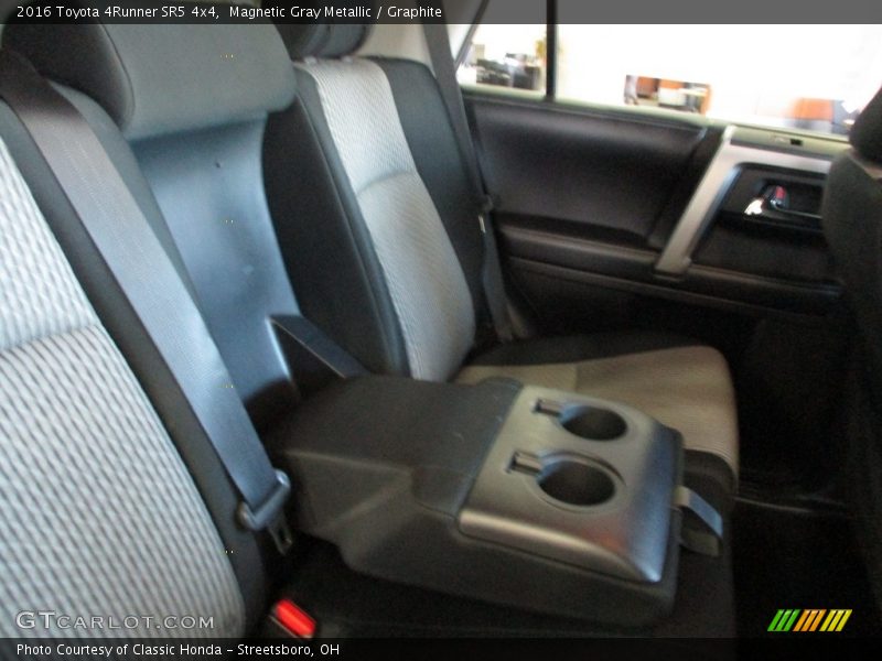 Magnetic Gray Metallic / Graphite 2016 Toyota 4Runner SR5 4x4