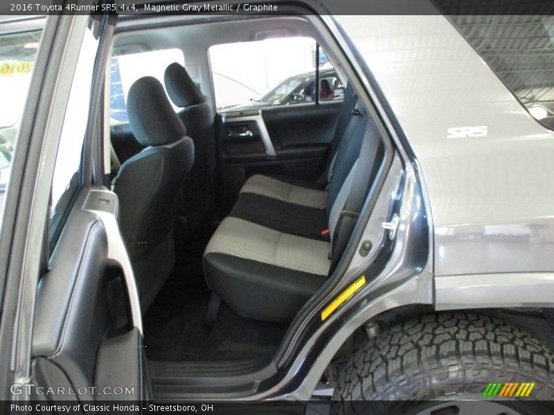 Magnetic Gray Metallic / Graphite 2016 Toyota 4Runner SR5 4x4