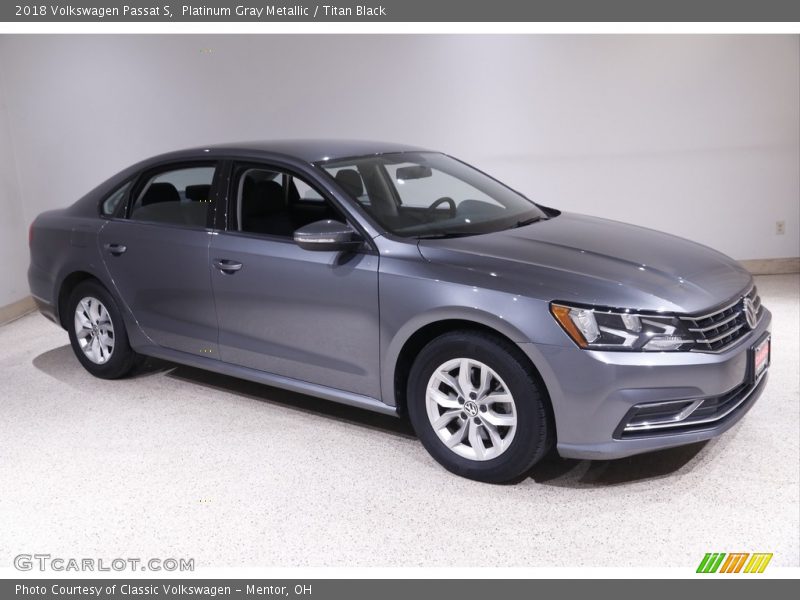 Platinum Gray Metallic / Titan Black 2018 Volkswagen Passat S