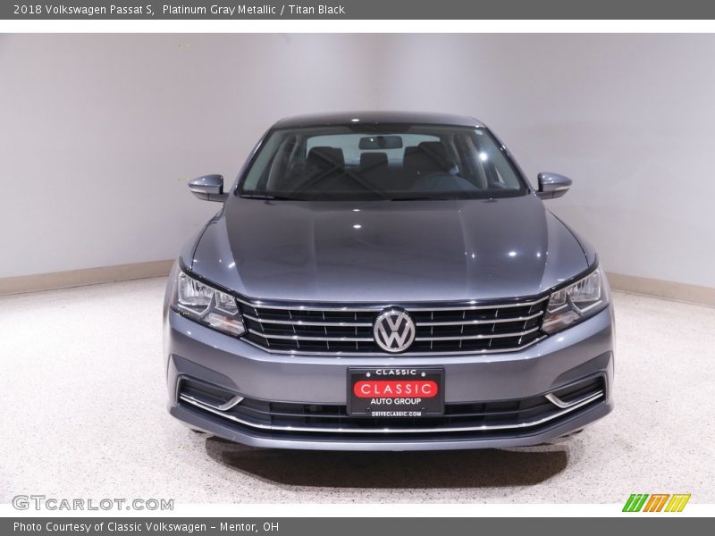 Platinum Gray Metallic / Titan Black 2018 Volkswagen Passat S
