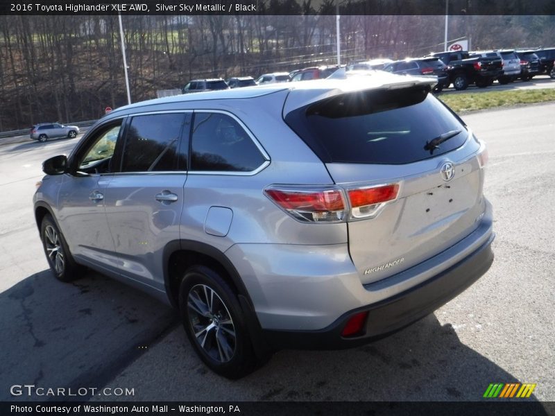 Silver Sky Metallic / Black 2016 Toyota Highlander XLE AWD