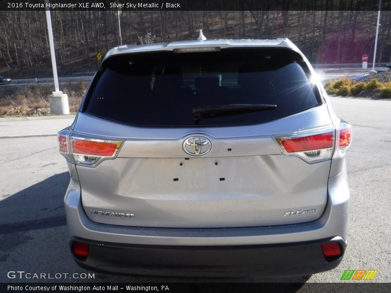 Silver Sky Metallic / Black 2016 Toyota Highlander XLE AWD