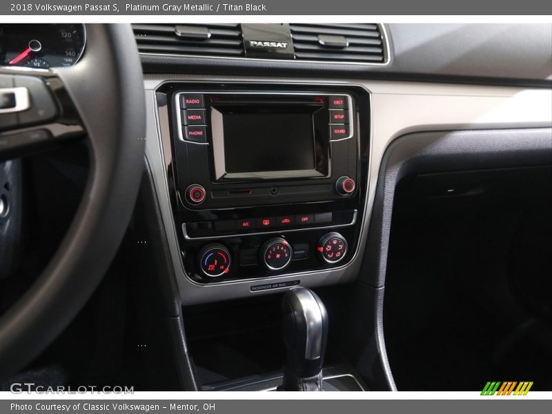Platinum Gray Metallic / Titan Black 2018 Volkswagen Passat S