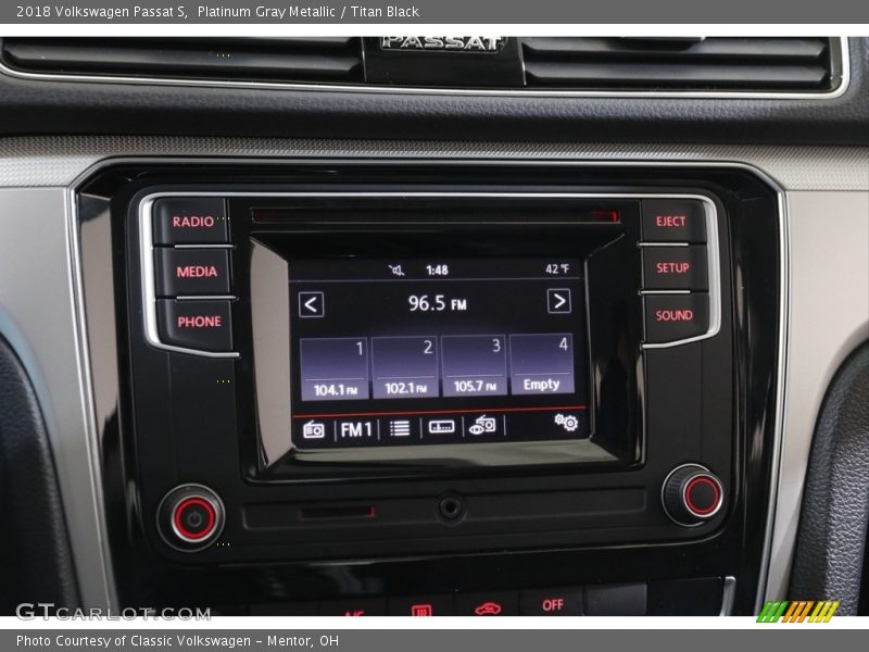 Platinum Gray Metallic / Titan Black 2018 Volkswagen Passat S