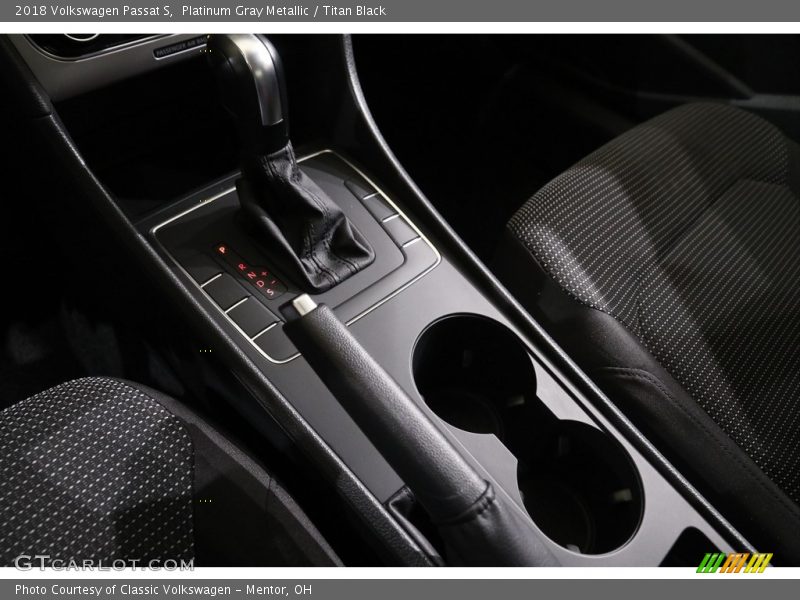 Platinum Gray Metallic / Titan Black 2018 Volkswagen Passat S