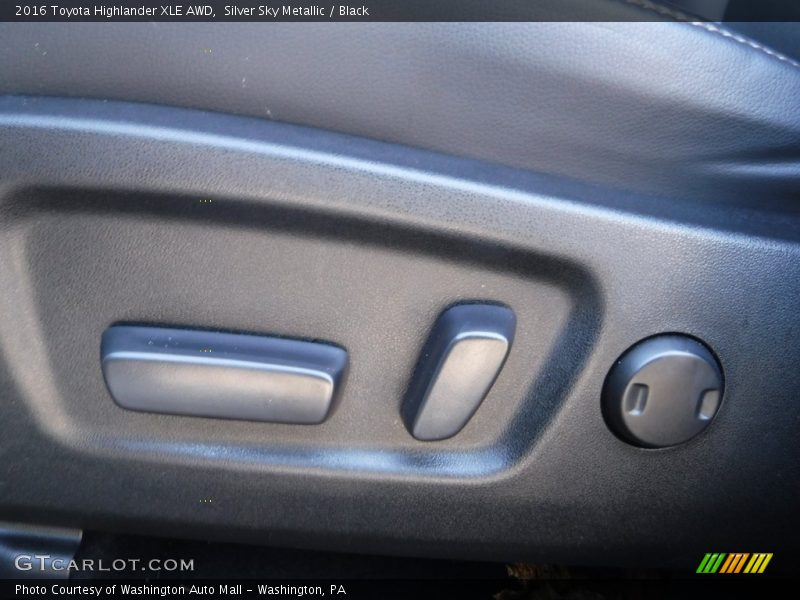 Silver Sky Metallic / Black 2016 Toyota Highlander XLE AWD