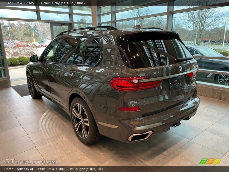 Dravit Gray Metallic / Black 2022 BMW X7 M50i