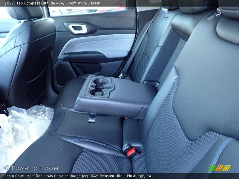 Bright White / Black 2022 Jeep Compass Latitude 4x4