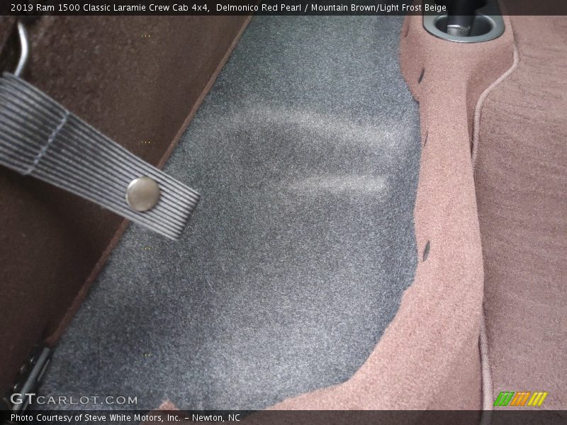 Delmonico Red Pearl / Mountain Brown/Light Frost Beige 2019 Ram 1500 Classic Laramie Crew Cab 4x4