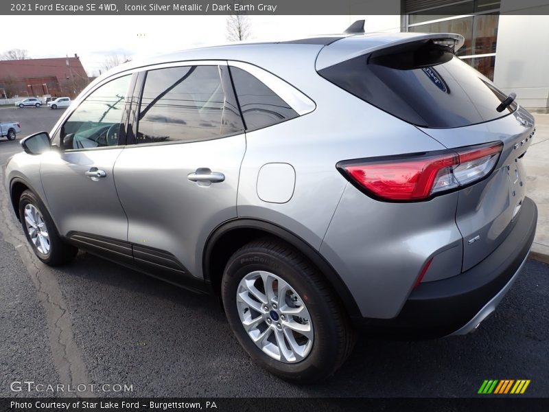 Iconic Silver Metallic / Dark Earth Gray 2021 Ford Escape SE 4WD