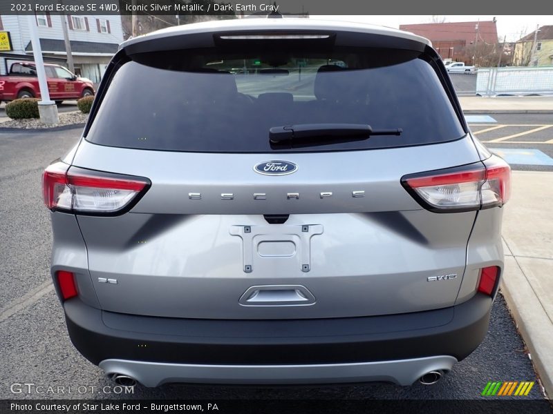 Iconic Silver Metallic / Dark Earth Gray 2021 Ford Escape SE 4WD