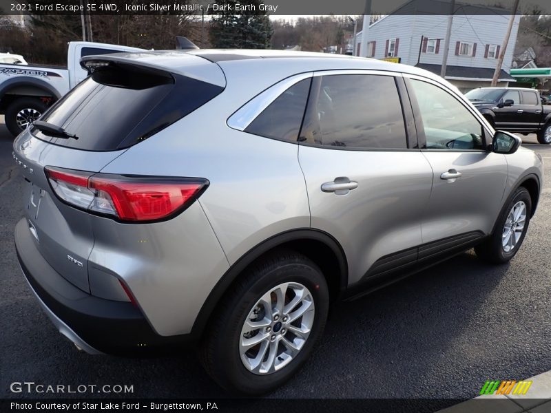 Iconic Silver Metallic / Dark Earth Gray 2021 Ford Escape SE 4WD