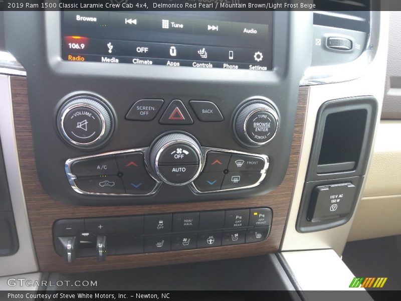 Delmonico Red Pearl / Mountain Brown/Light Frost Beige 2019 Ram 1500 Classic Laramie Crew Cab 4x4