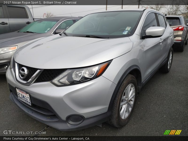 Brilliant Silver / Charcoal 2017 Nissan Rogue Sport S