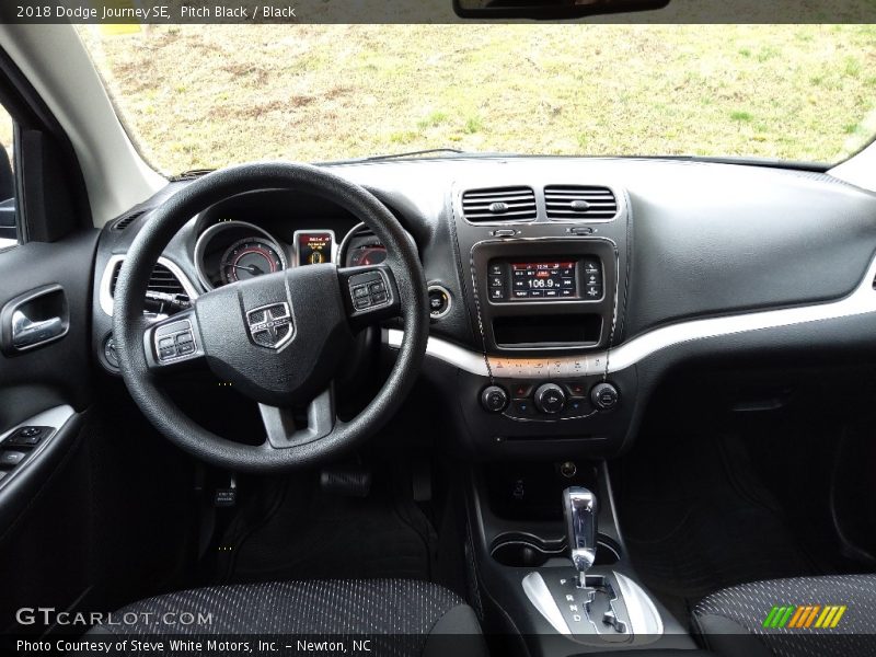 Pitch Black / Black 2018 Dodge Journey SE