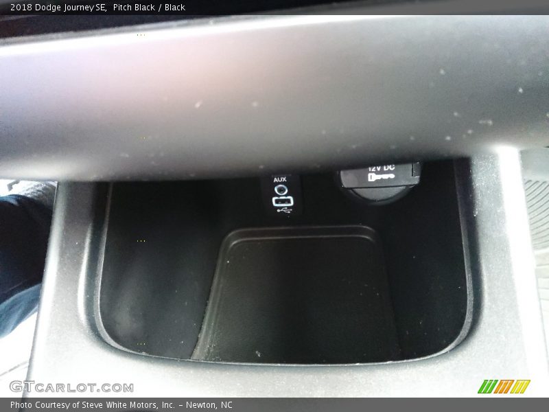 Pitch Black / Black 2018 Dodge Journey SE