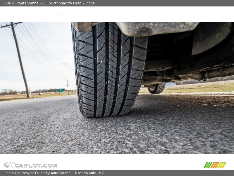 Silver Shadow Pearl / Stone 2009 Toyota Sienna XLE