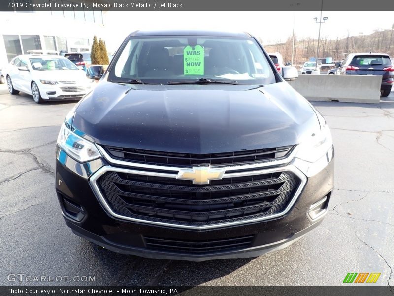 Mosaic Black Metallic / Jet Black 2019 Chevrolet Traverse LS
