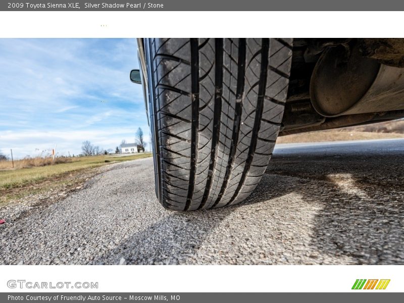 Silver Shadow Pearl / Stone 2009 Toyota Sienna XLE