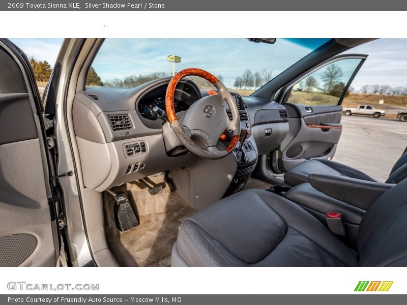 Silver Shadow Pearl / Stone 2009 Toyota Sienna XLE
