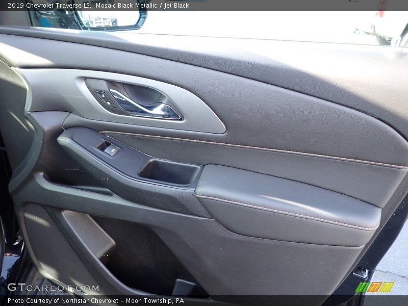 Mosaic Black Metallic / Jet Black 2019 Chevrolet Traverse LS