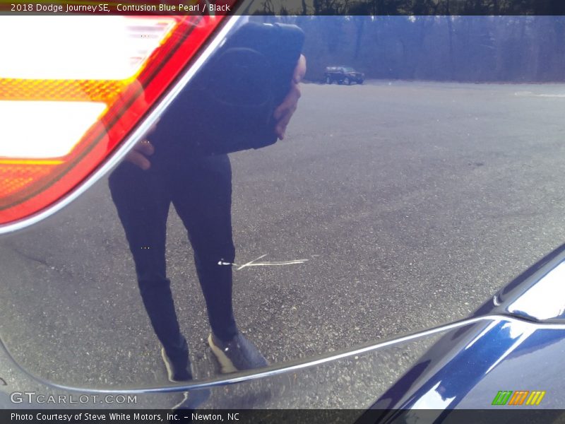 Contusion Blue Pearl / Black 2018 Dodge Journey SE