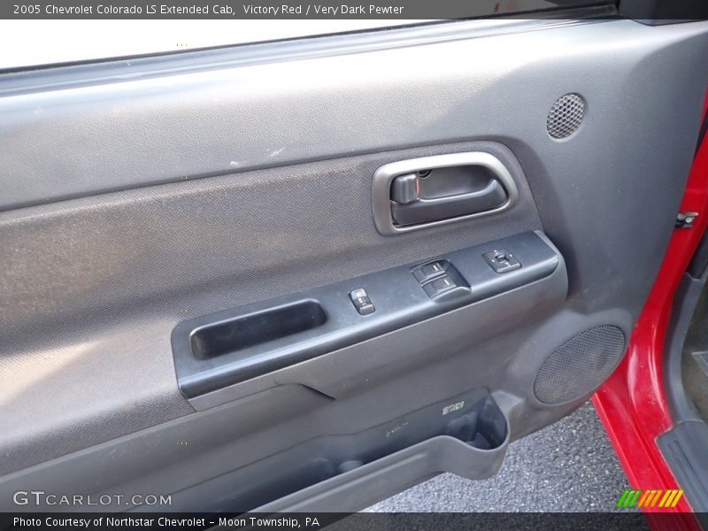 Victory Red / Very Dark Pewter 2005 Chevrolet Colorado LS Extended Cab