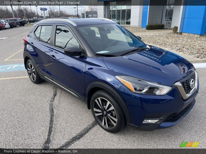 Deep Blue Pearl / Charcoal 2019 Nissan Kicks SR