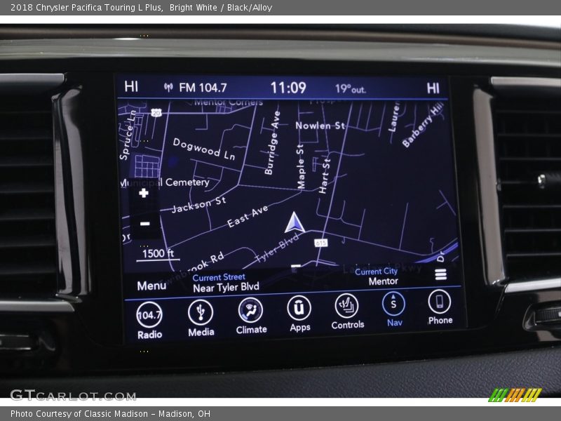 Bright White / Black/Alloy 2018 Chrysler Pacifica Touring L Plus