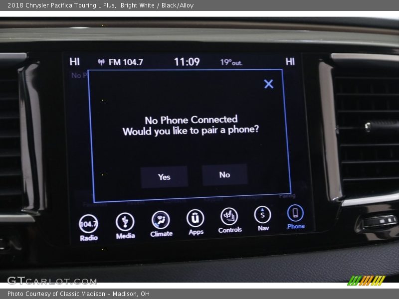 Bright White / Black/Alloy 2018 Chrysler Pacifica Touring L Plus