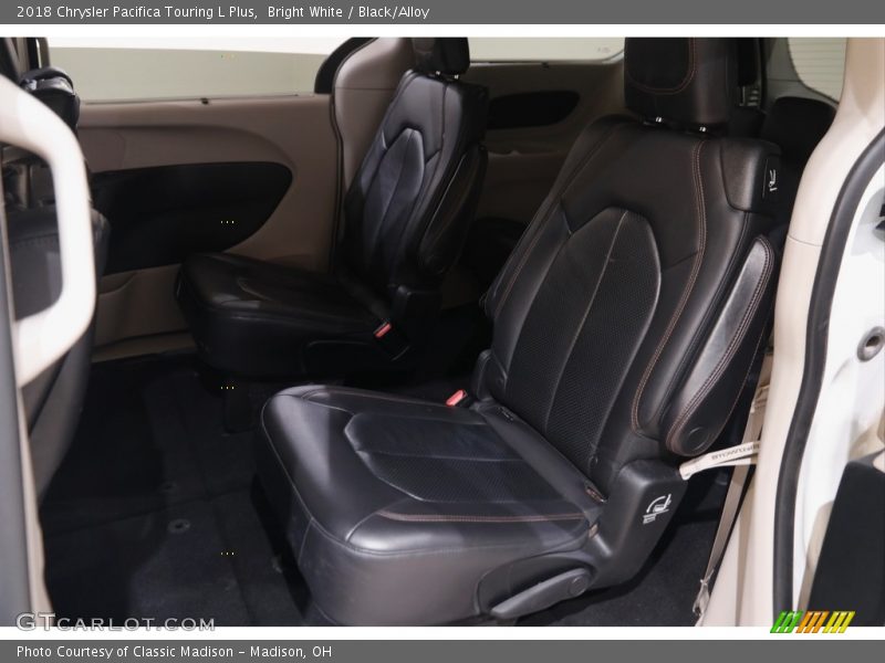 Bright White / Black/Alloy 2018 Chrysler Pacifica Touring L Plus