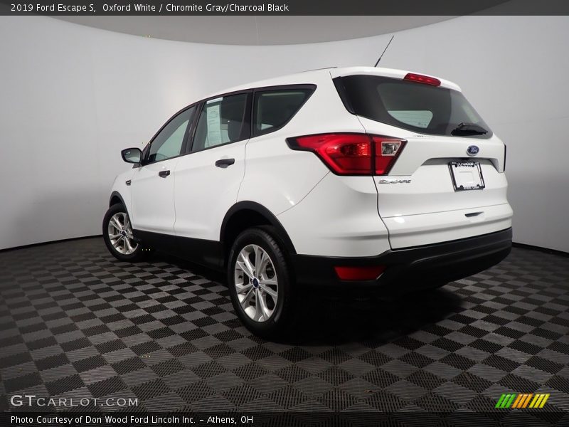 Oxford White / Chromite Gray/Charcoal Black 2019 Ford Escape S