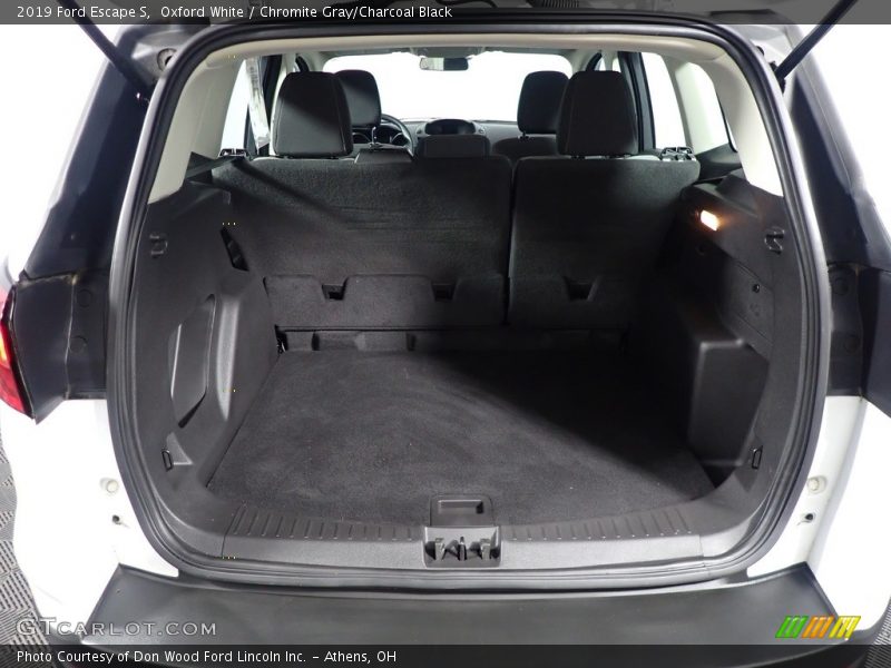 Oxford White / Chromite Gray/Charcoal Black 2019 Ford Escape S