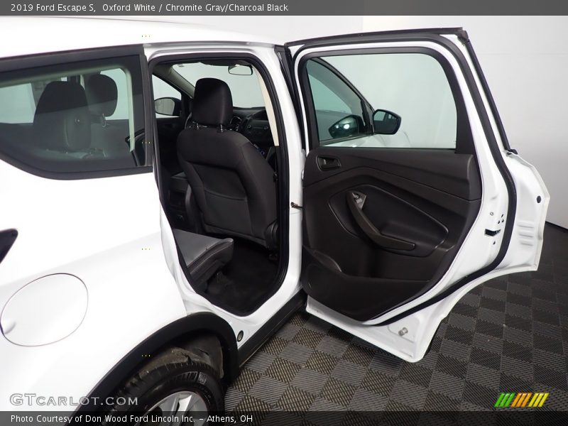 Oxford White / Chromite Gray/Charcoal Black 2019 Ford Escape S